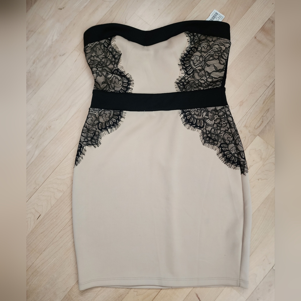 Strapless beautiful beige and black lace fitted dress size L